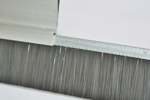 Phớt nỉ chân cửa đế nhôm RP 76